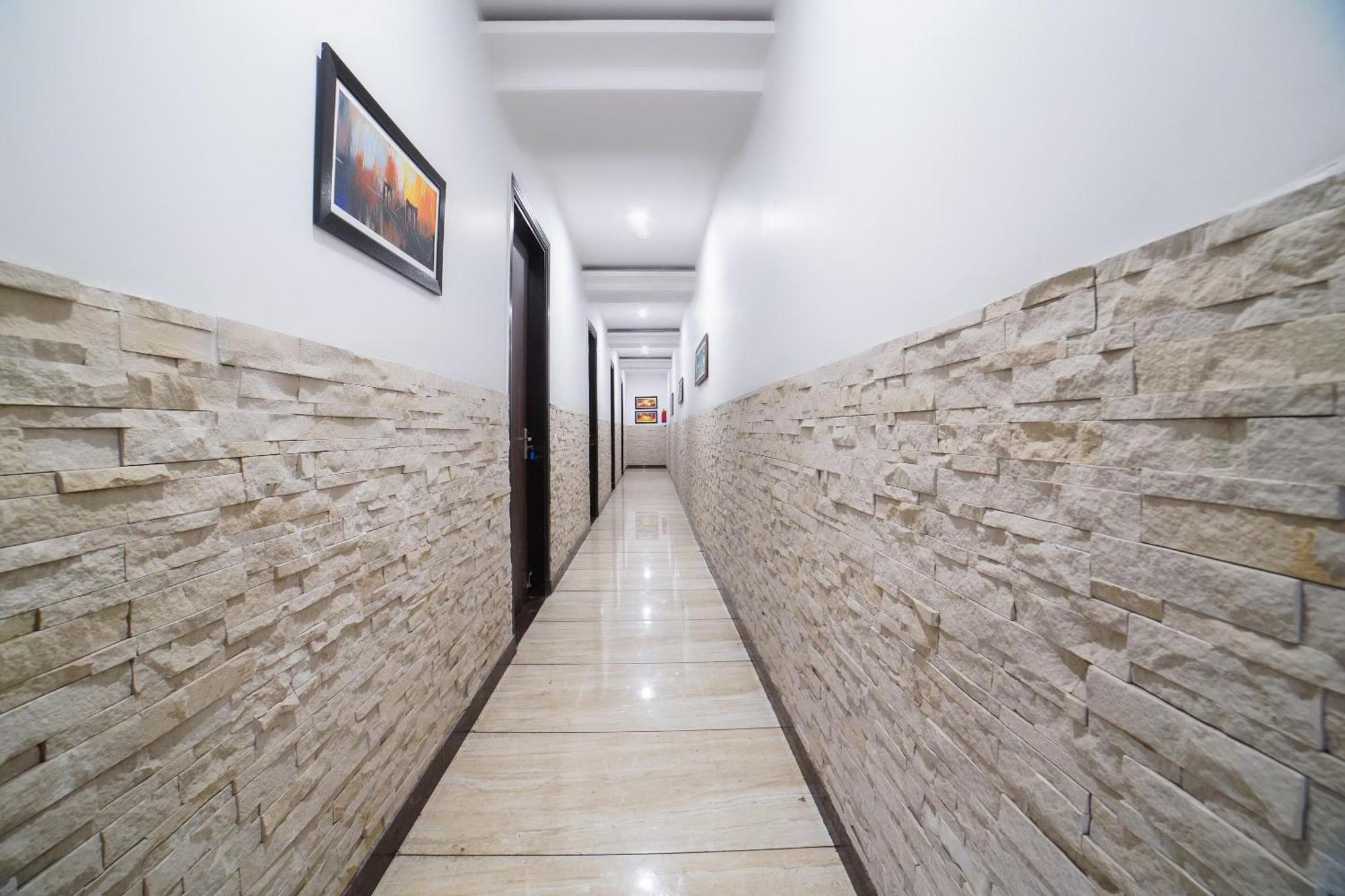 Hotel Collection O Prem Ratna Déhrádún Exteriér fotografie